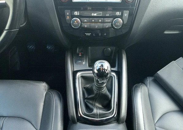 Nissan Qashqai cena 78900 przebieg: 113693, rok produkcji 2017 z Bełchatów małe 781